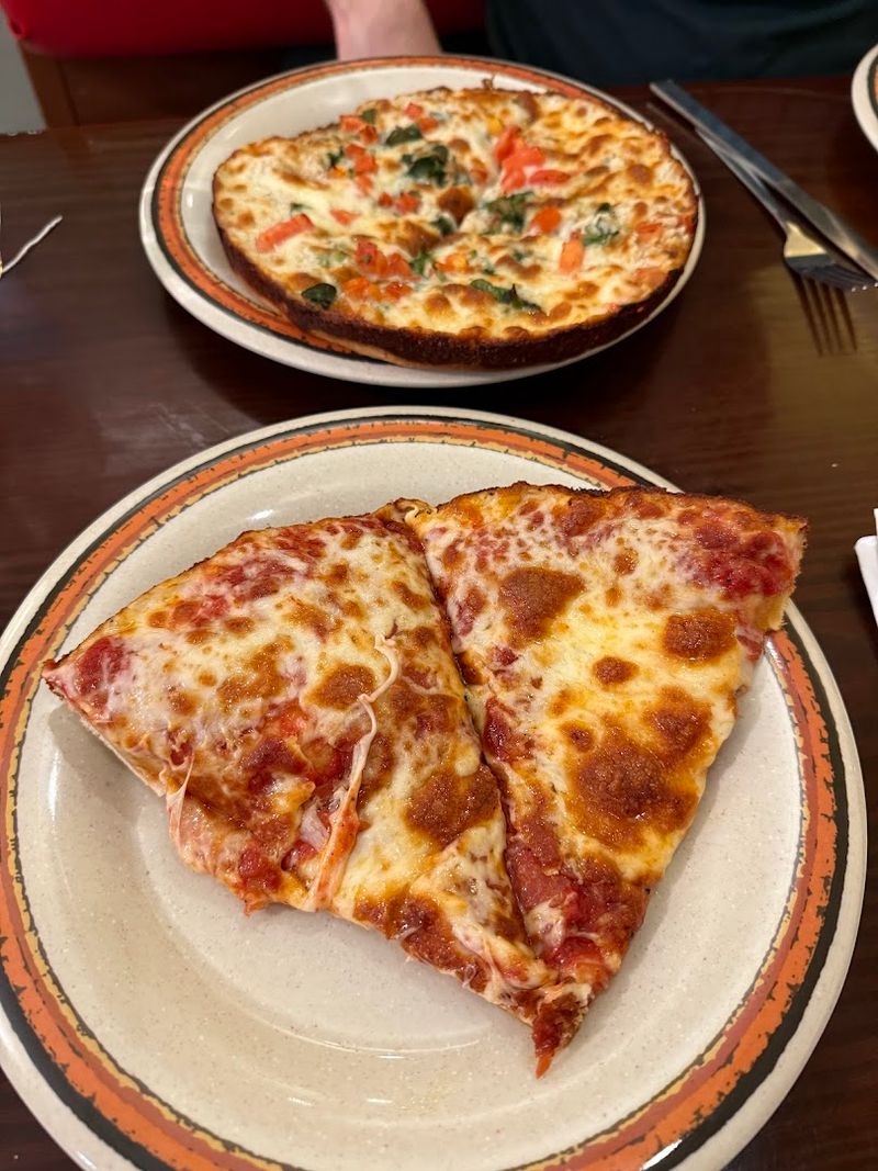 Quatro's Deep Pan Pizza - Carbondale