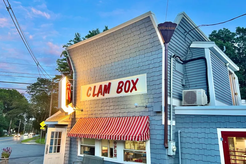 Massachusetts: The Clam Box