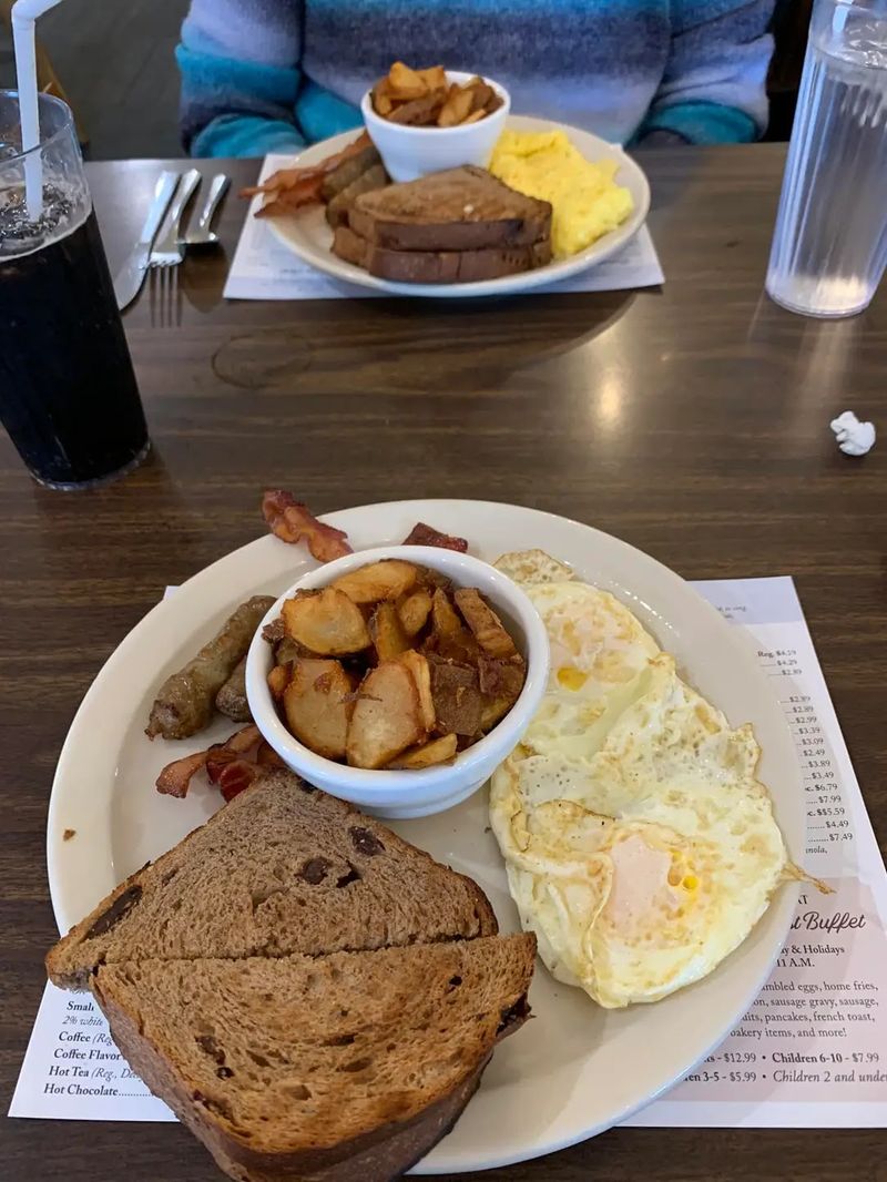 Breakfast Deals That Make Morning People Happy