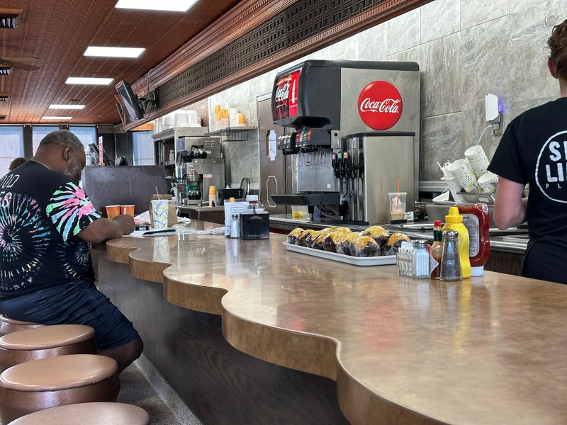 Swivel Counter Seats Bring Old-School Diner Vibes