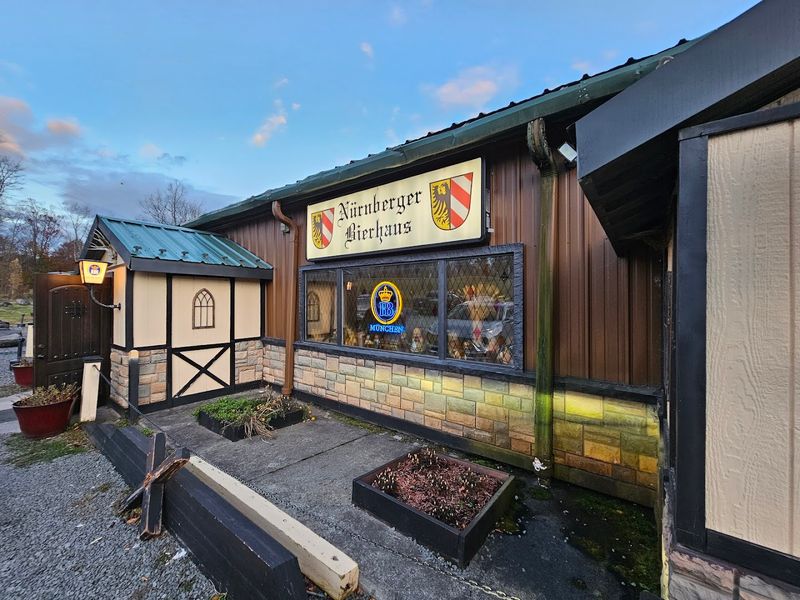 Nurnberger Bierhaus, Lake Ariel