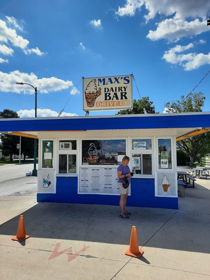 Max's Dairy, Wapakoneta