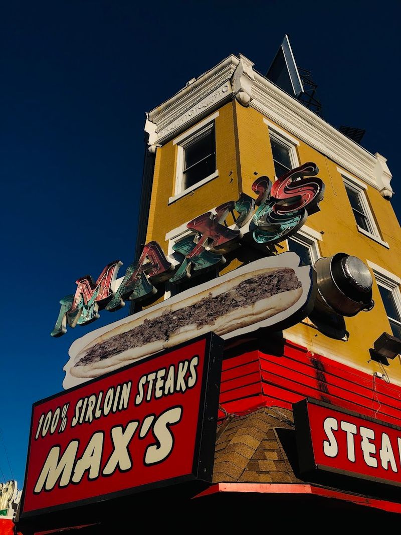 Max's Steaks Holds A 4.3-Star Rating Across Nearly 7,000 Reviews