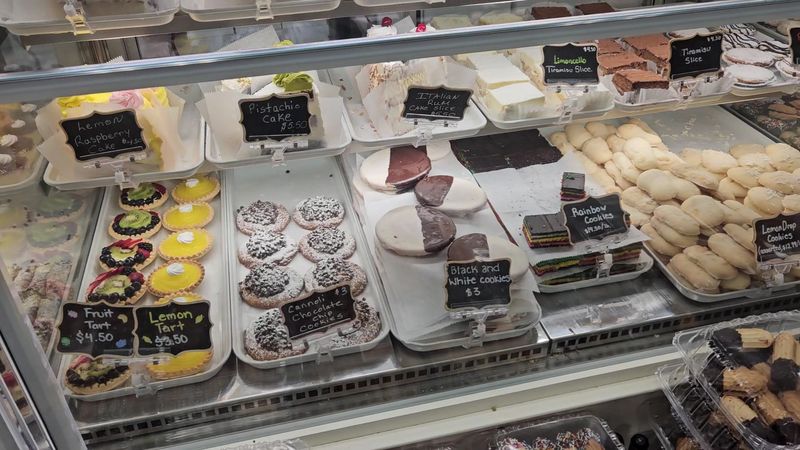 D'Amico & Sons Italian Market & Bakery - Oviedo