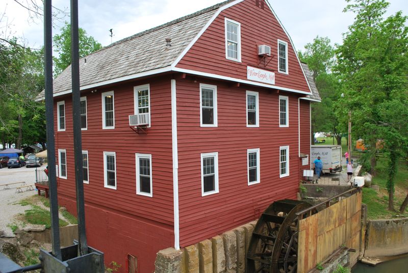 Blackburn Café At War Eagle Mill, Rogers