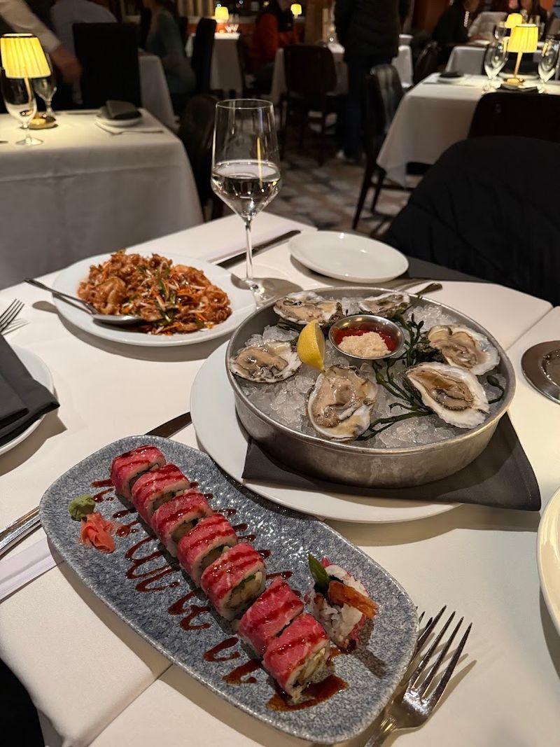 Mitchell's Ocean Club, Columbus