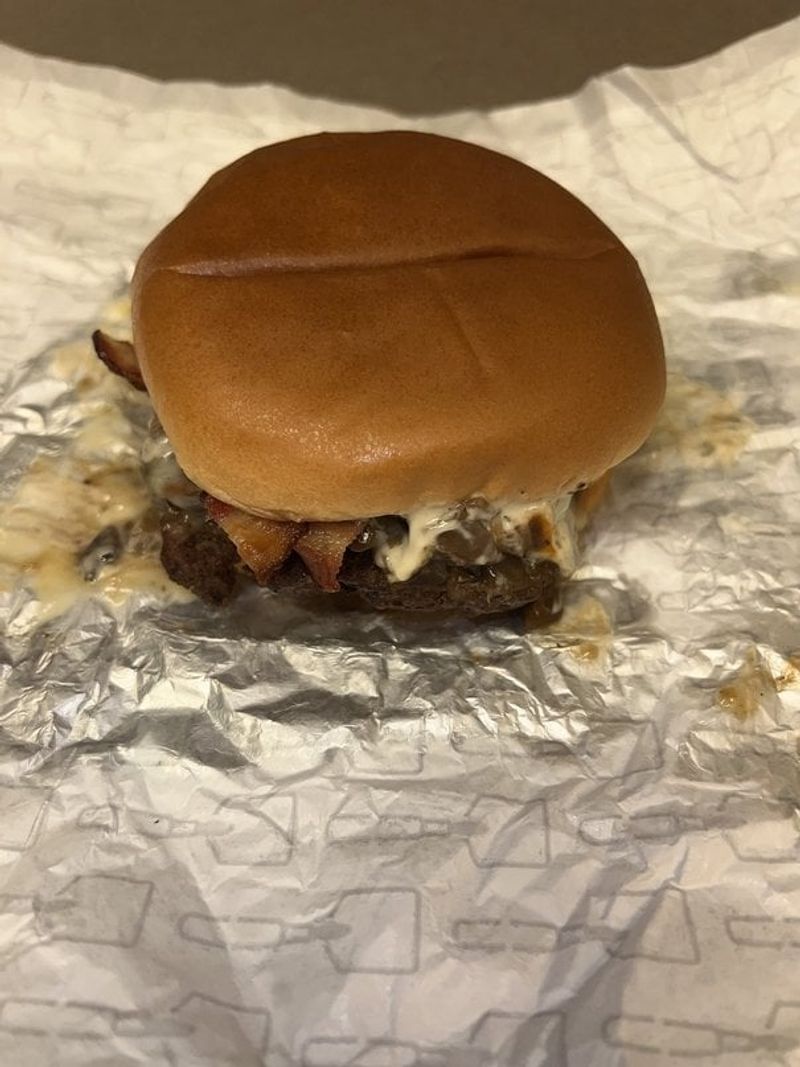Wendy's Bacon Deluxe: False Advertising On A Bun