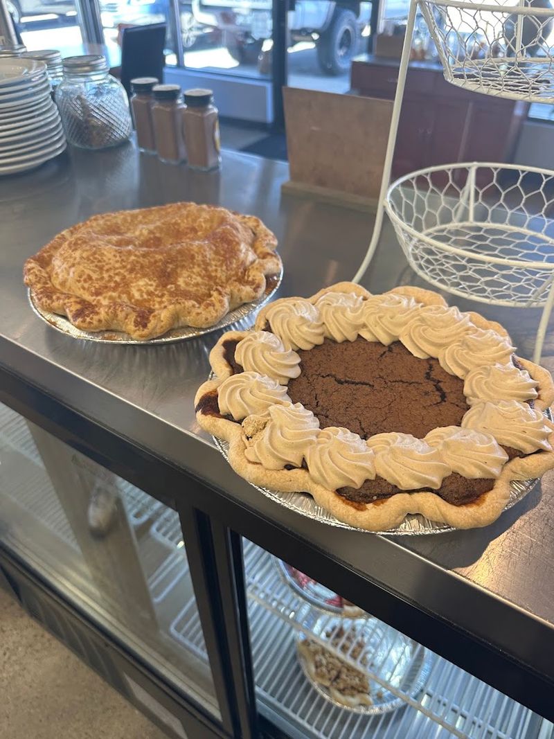 Me Oh My Coffee and Pie, Loveland