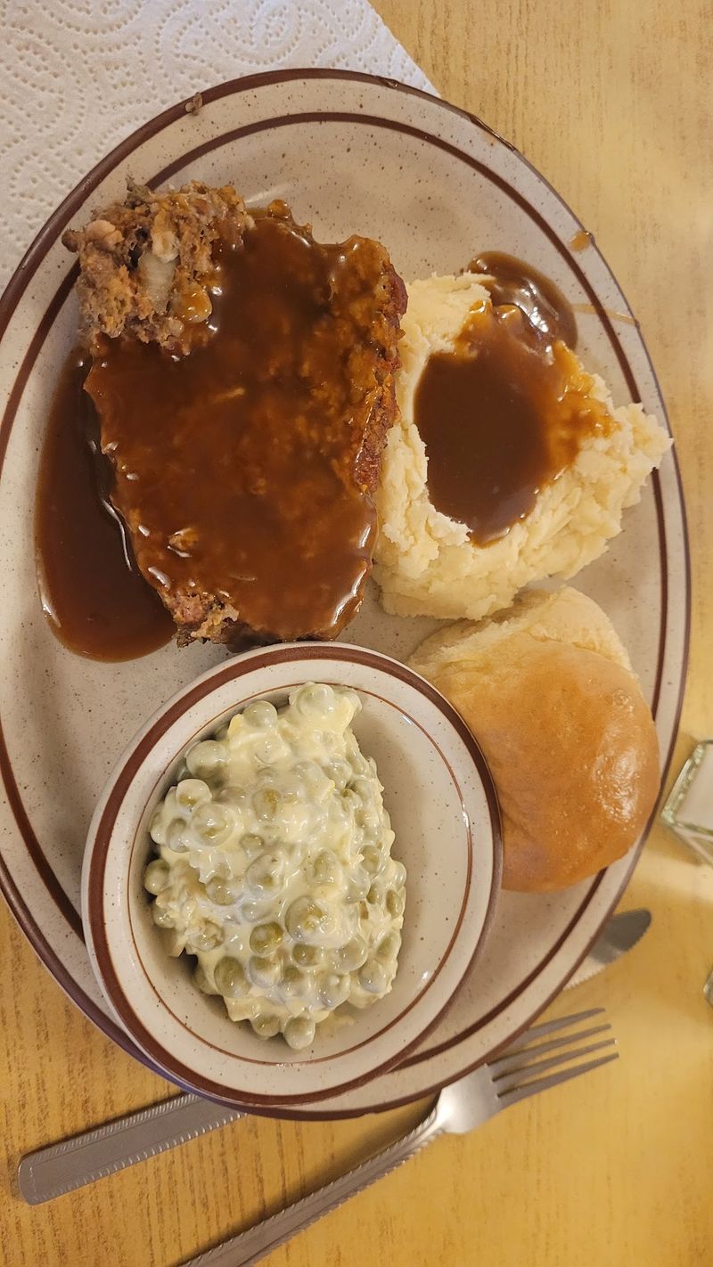 Meatloaf, Mashed Potatoes, And Other Plate-Lunch Heroes