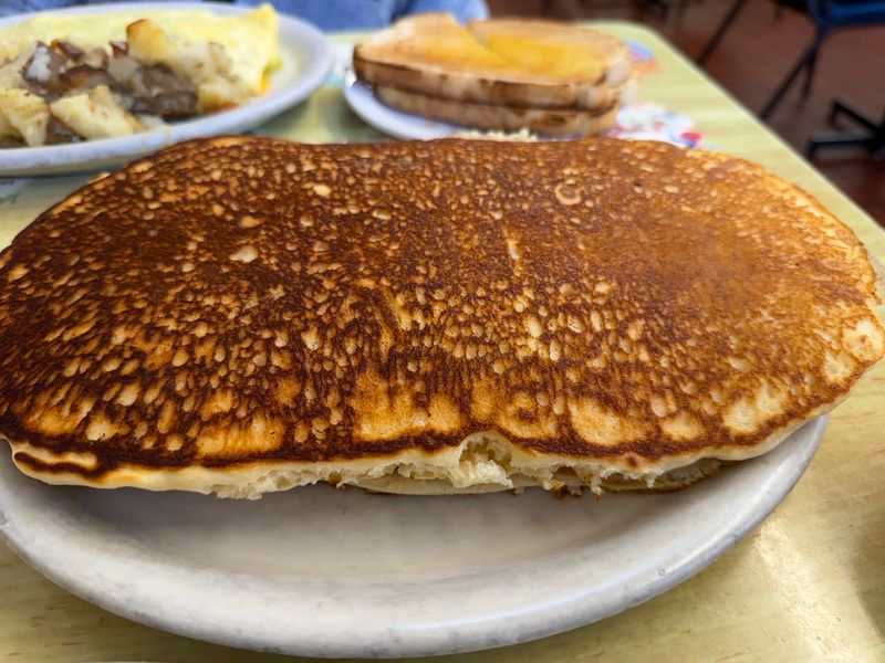 Meet The Grant Road Diner That Opens Before The Sun Does Meet The Grant Road Diner That Opens Before The Sun Does