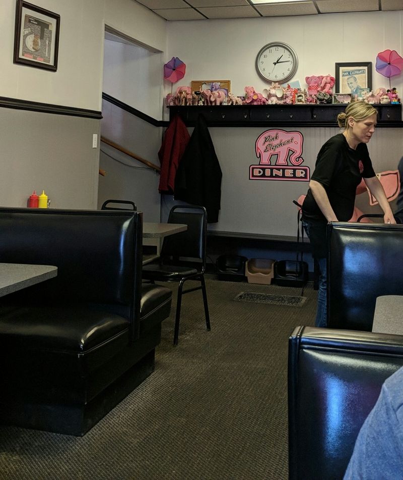 Pink Elephant Diner – Hart