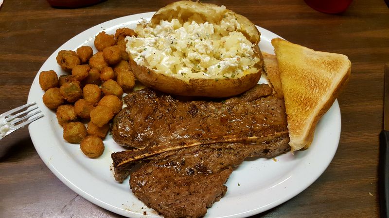 The Family Diner, Redfield