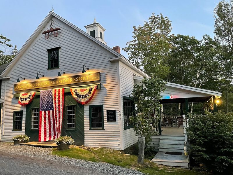 Memorial Day BBQ & Lobster Bake At Oakland House (May 23, 2026)