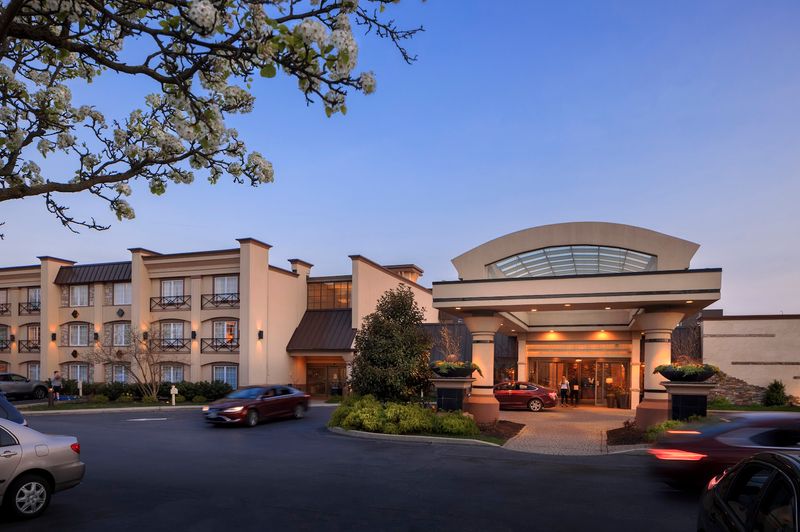 Eden Resort & Suites (Lancaster, PA)