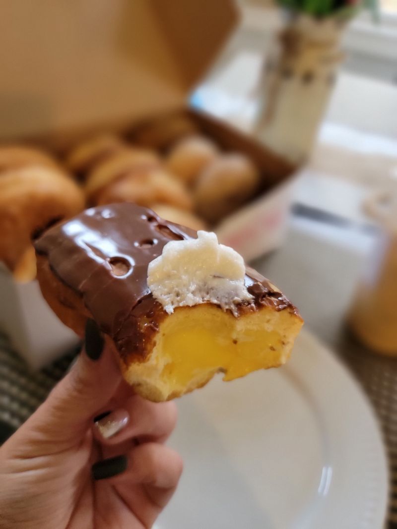Signature Angel Cream Eclair: Texture, Taste, And Portion Size
