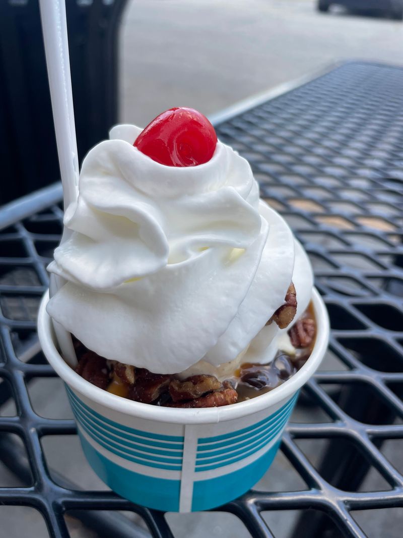 Signature Turtle Sundae Details