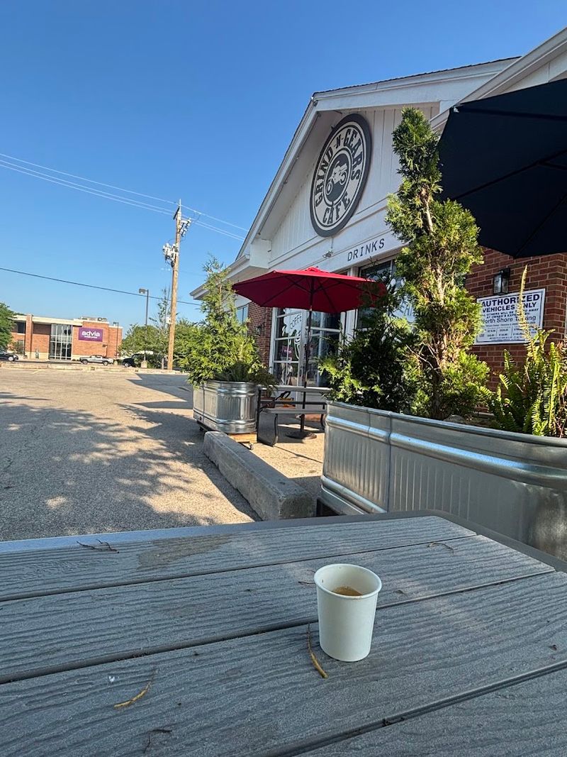 Free Wi-Fi, Outdoor Seating, And A Dog-Friendly Vibe