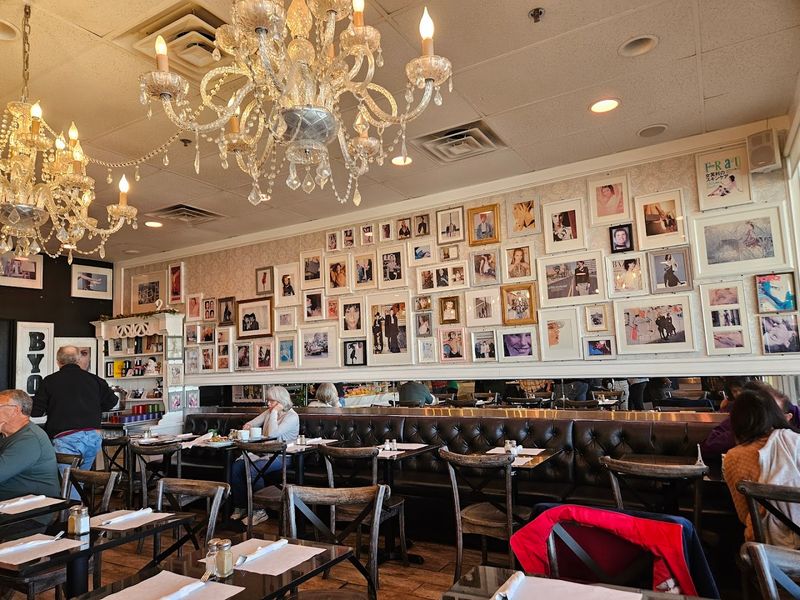 Merci French Cafe