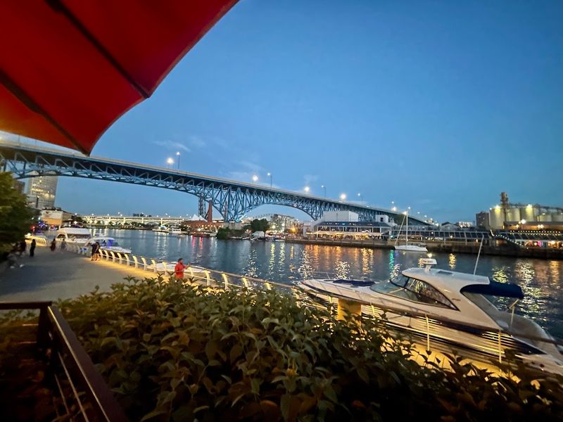 Alley Cat Oyster Bar, Cleveland