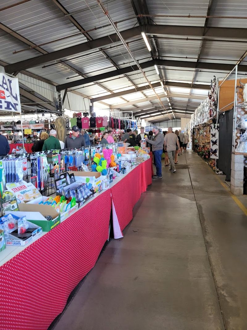 Mesa Market Place Swap Meet, Mesa
