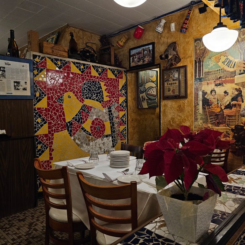 Emilio's Tapas – Hillside