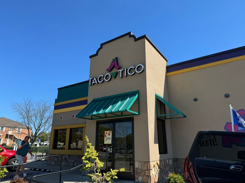 A 4.3-Star Rating Built on Loyalty and Flavor