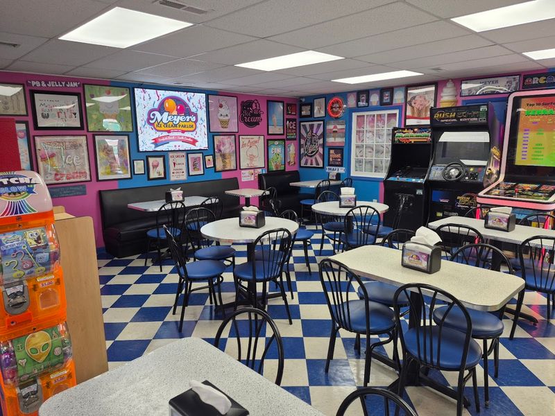 Meyer's Ice Cream Parlor, Surfside Beach