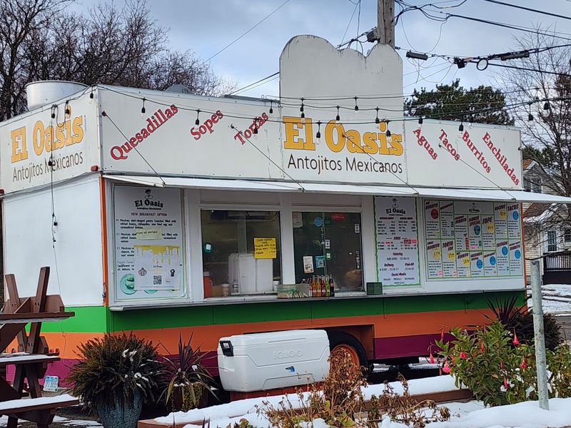 El Oasis, Lansing