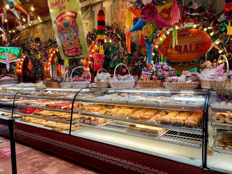 Mi Tierra Cafe y Panaderia