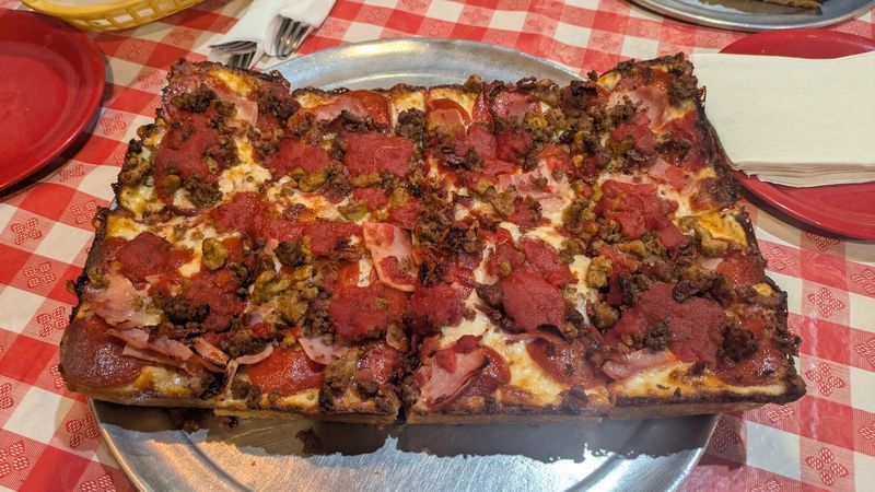 Cloverleaf Bar and Restaurant (Eastpointe)