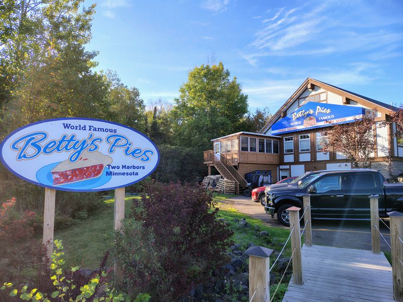 Betty's Pies — Two Harbors