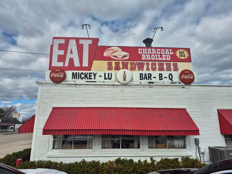 Mickey-Lu-Bar-B-Q