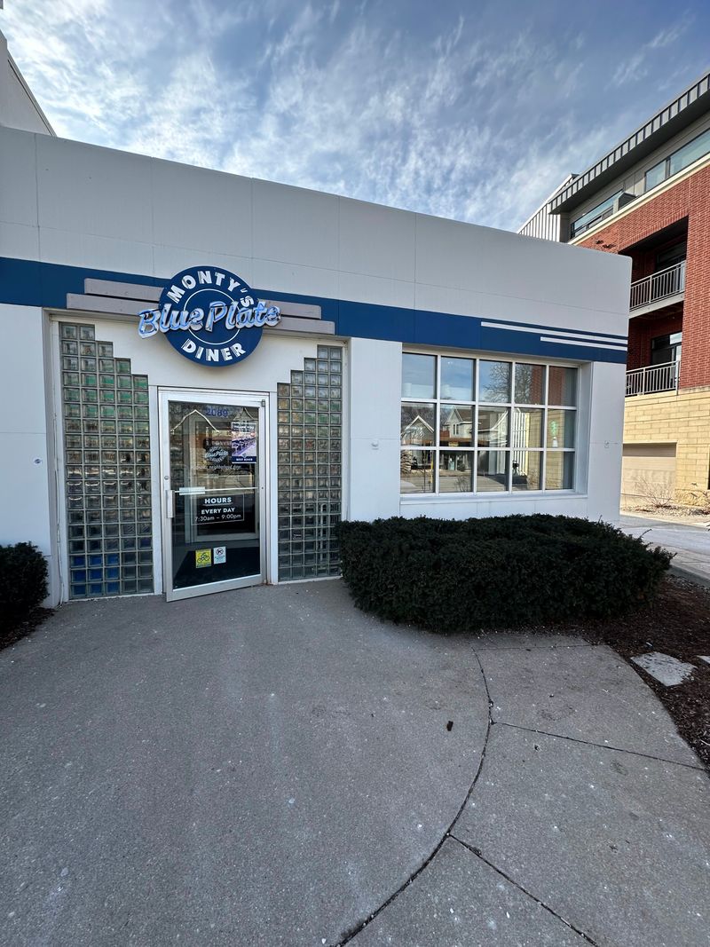 Monty’s Blue Plate Diner