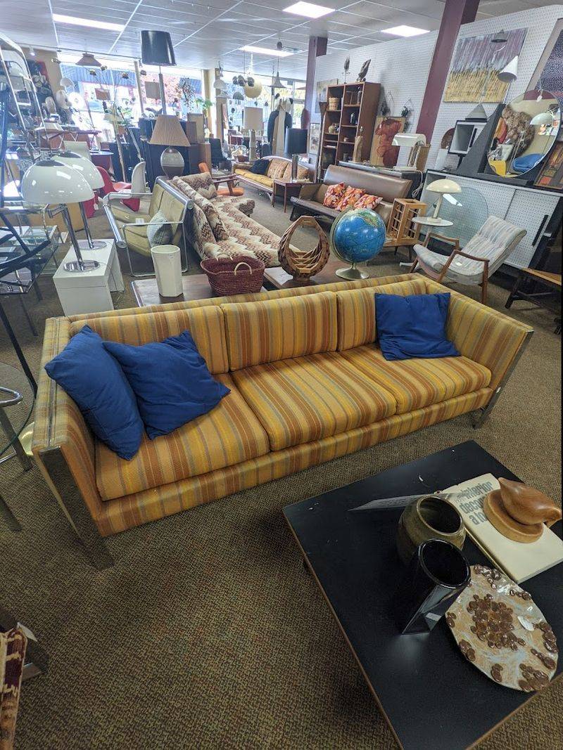 Mid-Century Finds With Cozy Character