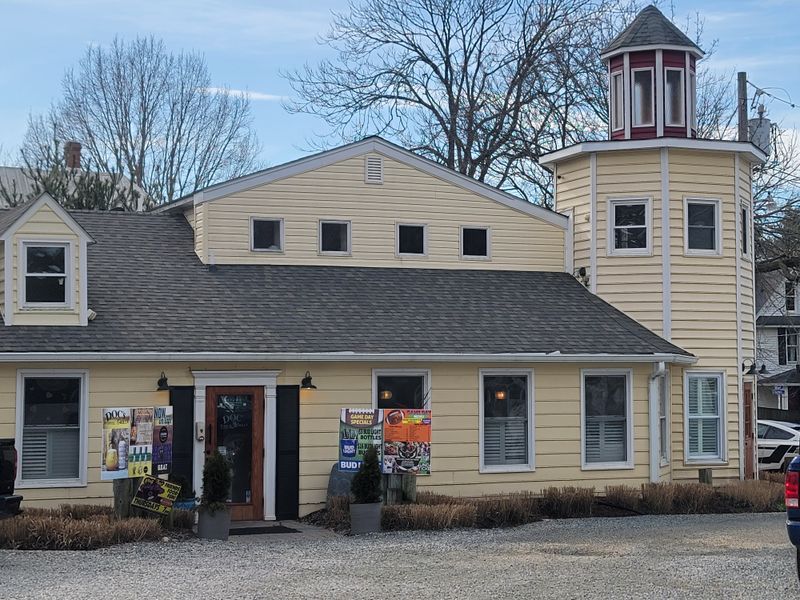 Doc’s Riverside Grille