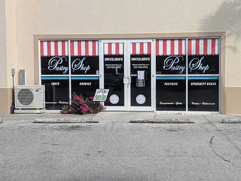 Mikkelsen's Pastry Shop, Naples