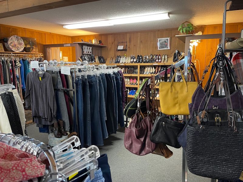 Miles Thrift Shop, Damariscotta Miles Thrift Shop, Damariscotta