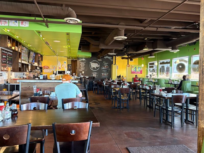 Oink Cafe - 7131 E Broadway Blvd, Tucson, AZ 85710