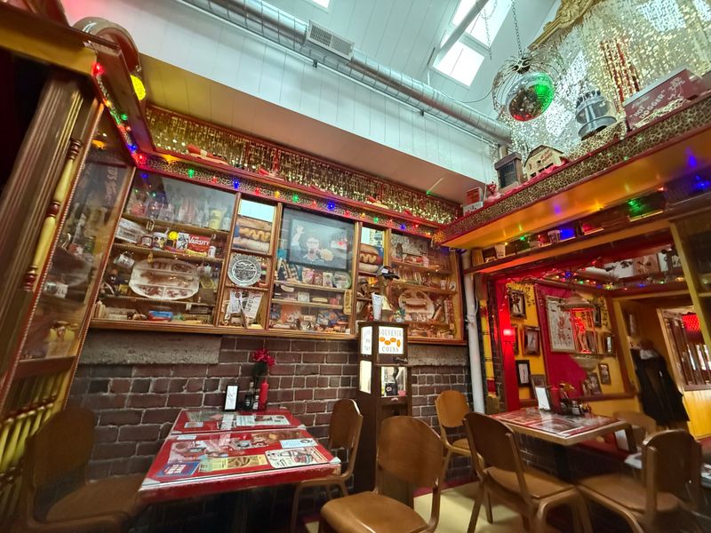 O'Betty's Red Hot, 15 W State St, Athens, OH 45701