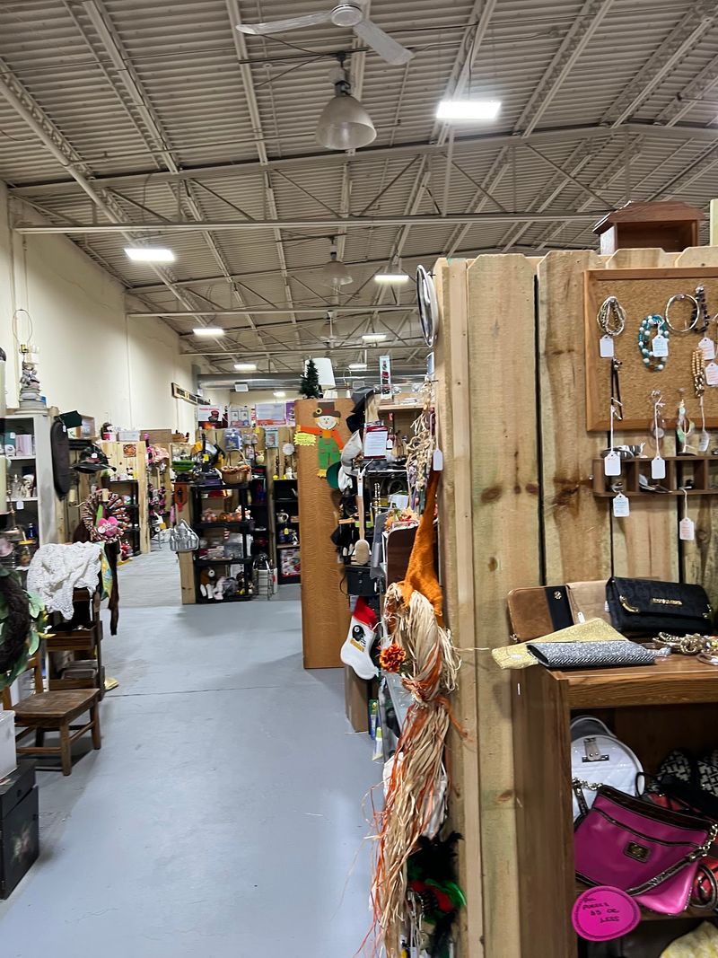 Miller's Crossing Fleatique: A Treasure Hunt With Room To Roam