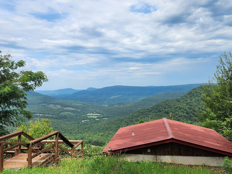 A Hot Tub On The Canyon Edge