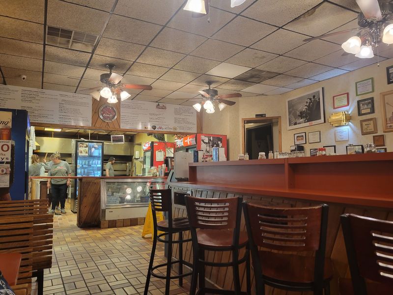 Mineo's Pizza House Mineo's Pizza House
