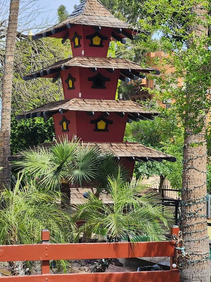 Miniature Golf And The Golfland Side Miniature Golf And The Golfland Side