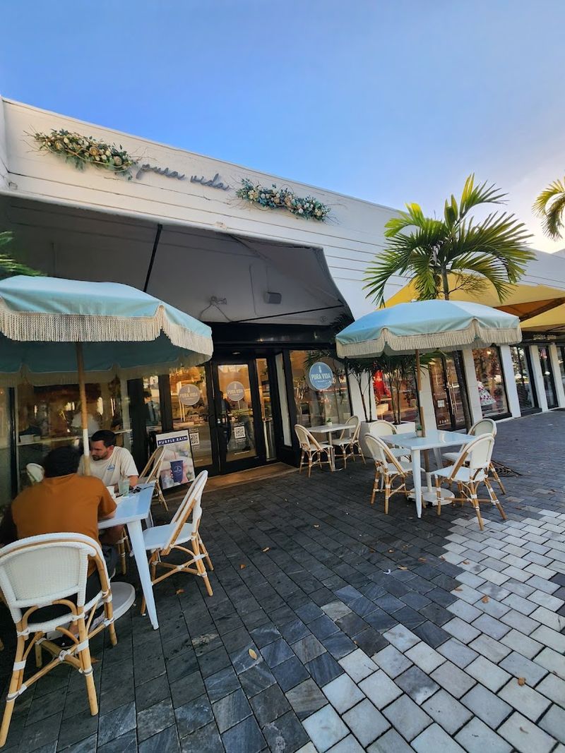 Miracle Mile: Shopping, Dining, And Local Flavor Miracle Mile: Shopping, Dining, And Local Flavor