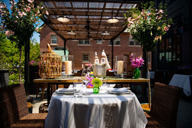 Le Colonial Lake Forest - Lake Forest