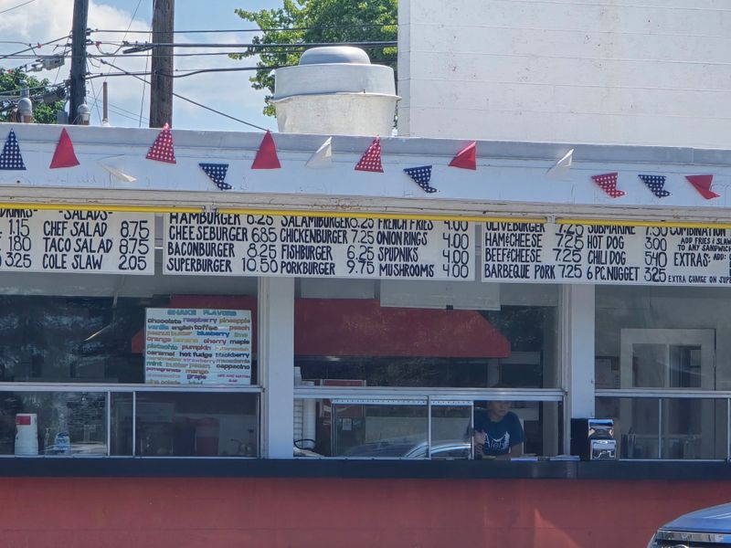 Yeck's Family Drive-In — Cheboygan, MI