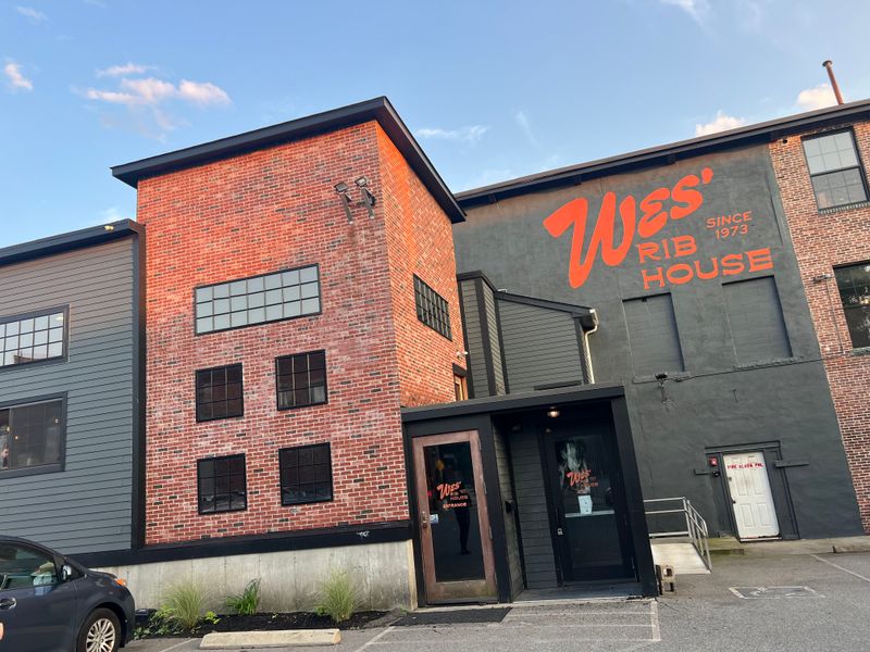 Wes' Rib House – 38 Dike St, Providence, Rhode Island 02909