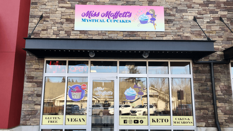 Miss Moffett's Mystical Cupcakes, Lacey Miss Moffett's Mystical Cupcakes, Lacey