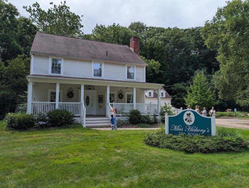 Miss Hickory's Tea Room, Strongsville