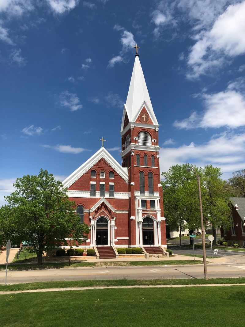 Downtown Savanna’s Brick-And-Neon Heart